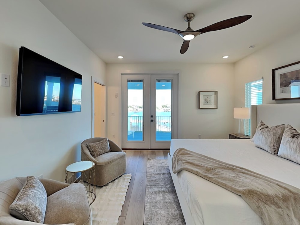 Yacht Harbor House by Southern Vacation Rentals