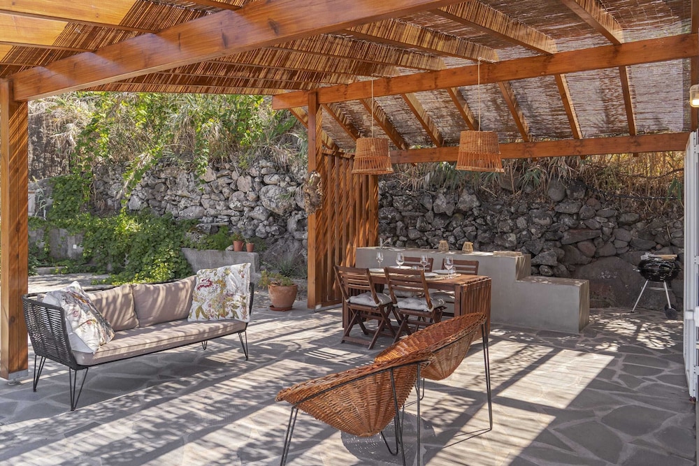 A Haven by the Sea, Casa da Rocha de Baixo, view 4
