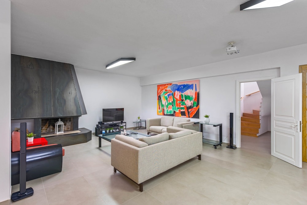 The White Villa At Sani