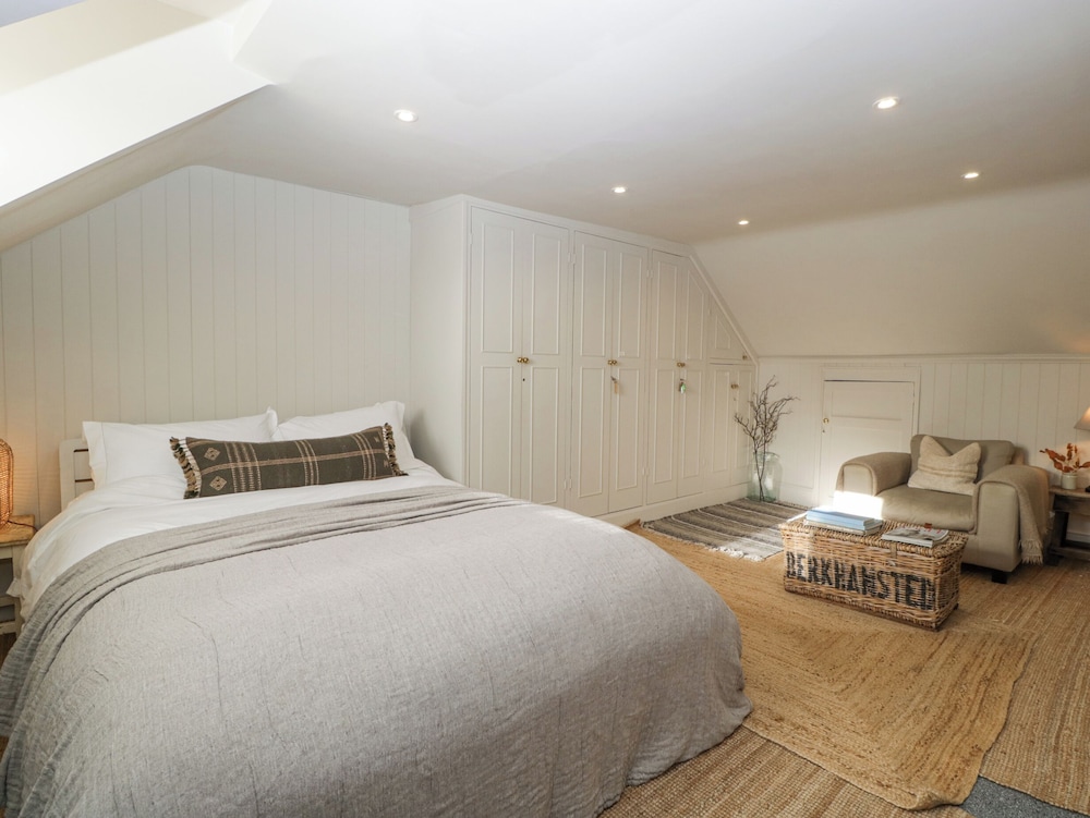 Cotswold House