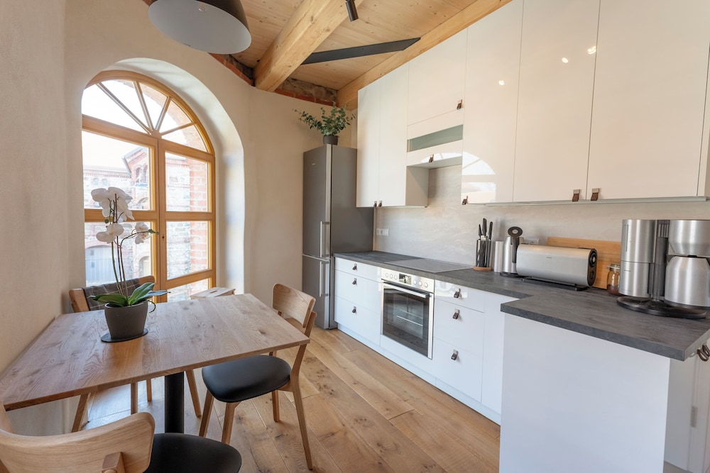 HexenburgbeiDresden 4 Zimmer Architektengaleriewohnung mit Whirlwanne, Kamin und Balkon - Nähe Sächsische Schweiz