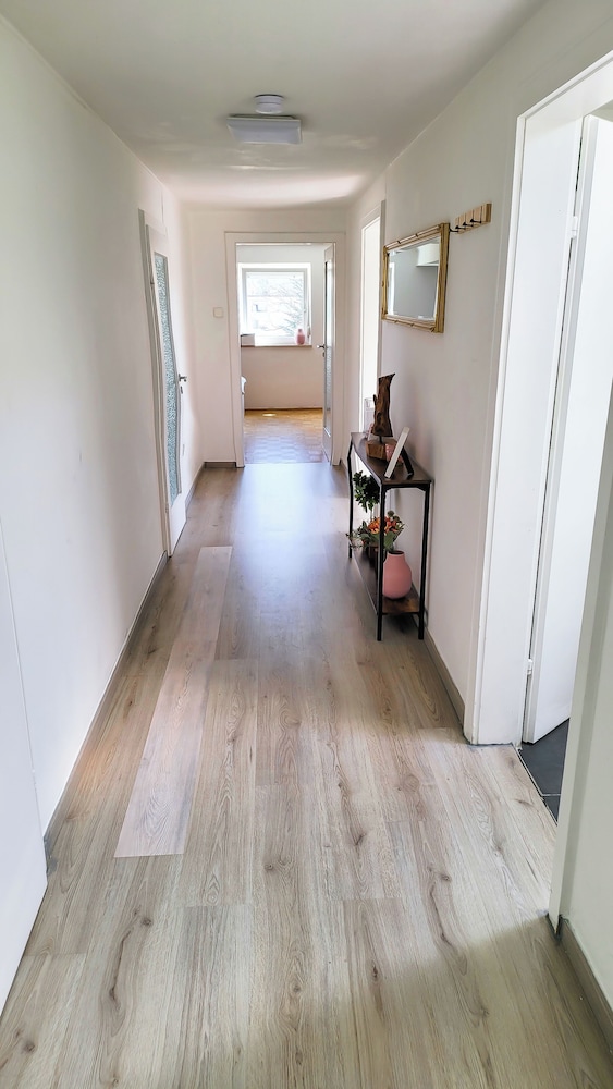 DG Rechts 40m 2-Zimmer Wohnung