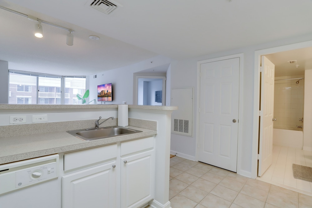 Fascinating Apt in Ballston With Gym
