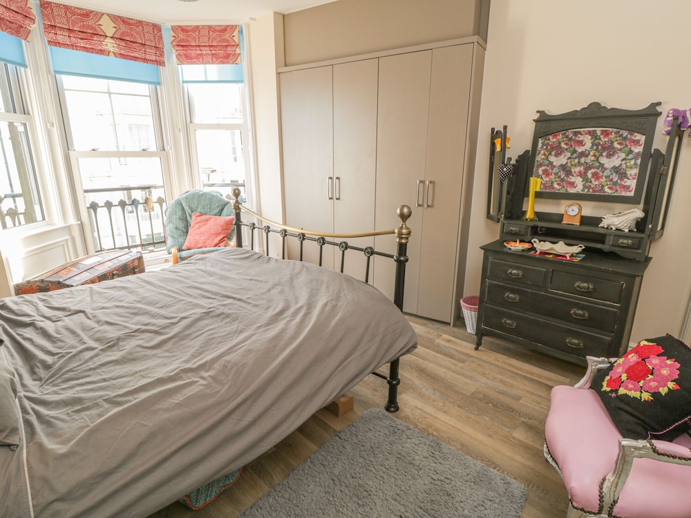 Apartment 4