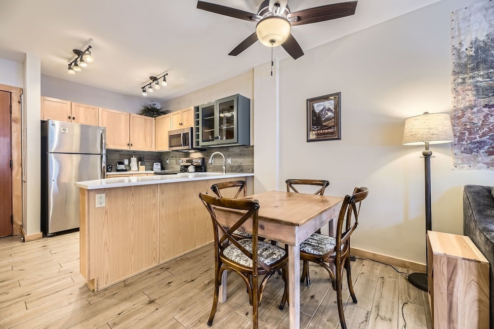 Buffalo Lodge! River Run! Walk To Lifts! 1 Bedroom Condo