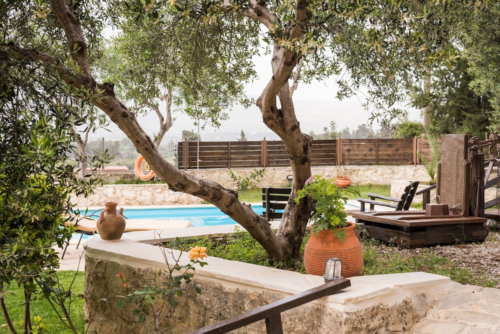 Villa Aloni-traditional Stone Villa With Nice View,pool and Garden