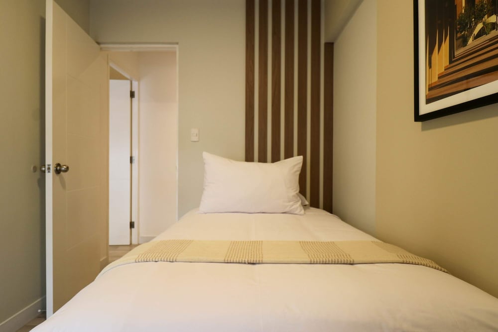 w Charming 2BR w Balcony in Miraflores
