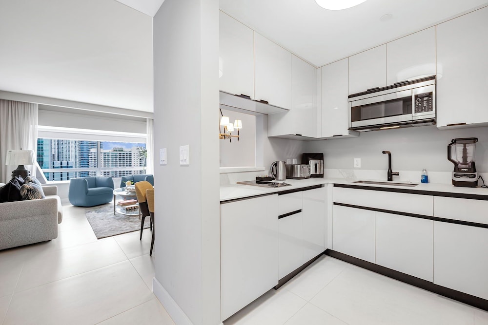 Condo w Views From The Heights 4S