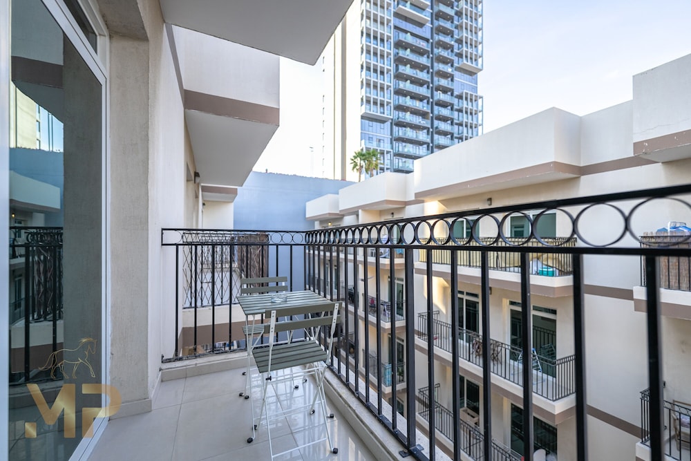 Marco Polo - May Residence 2 — balance & terrace
