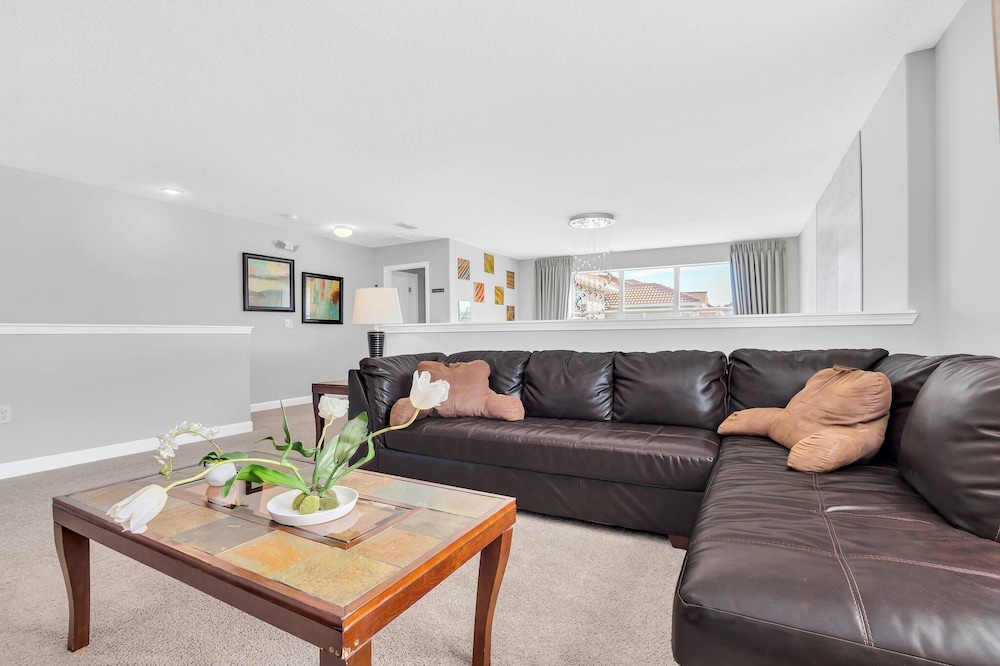 9008 PM - 5BD Serenity Villa: A Paradise Retreat