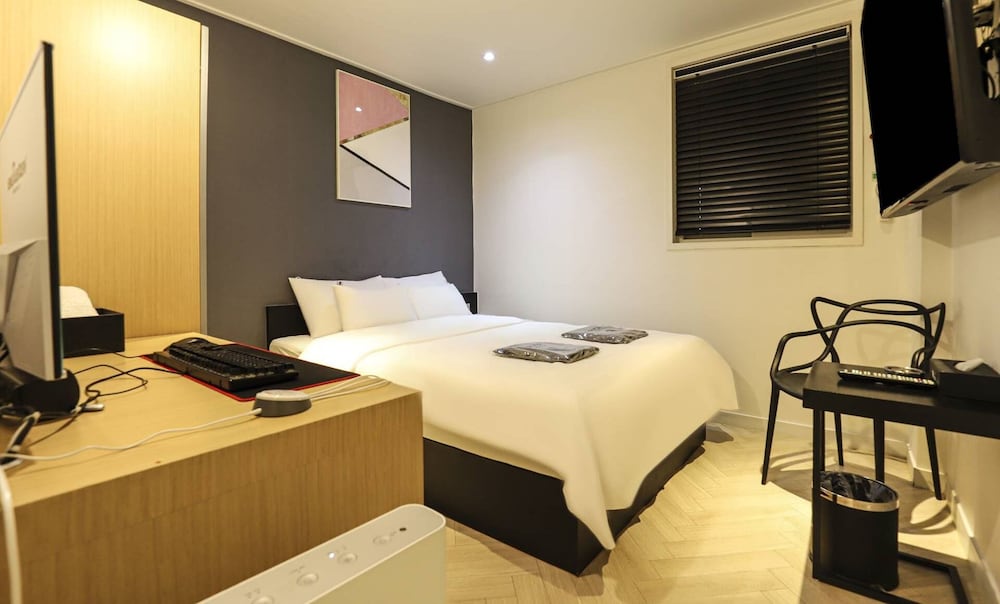 CHESS HOTEL