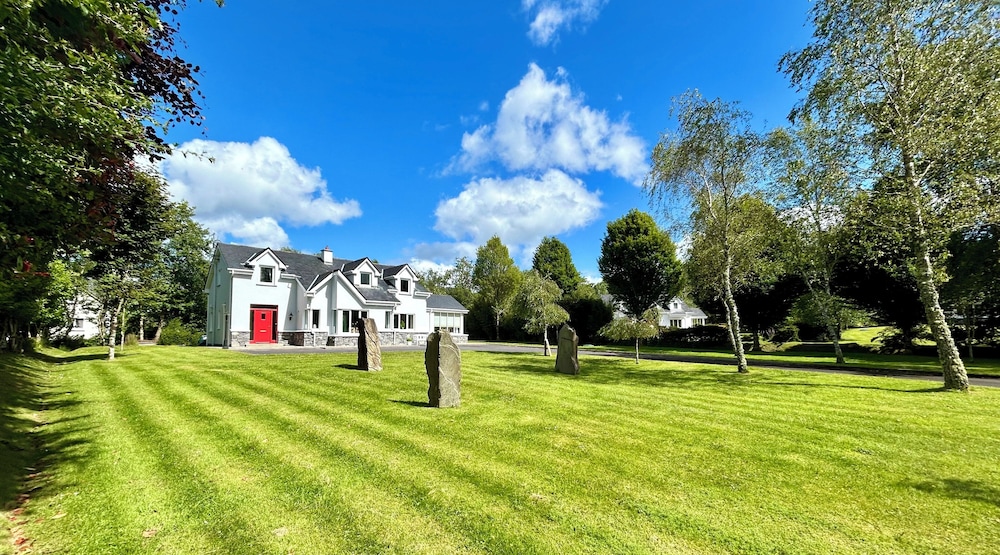 4 Bedroom Detached Home Close to Kenmare Town