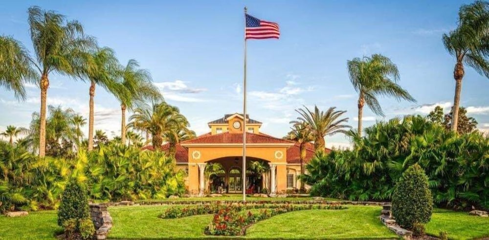 Modern Kissimmee Townhouse Near Disney 3 Bedroom Townhouse