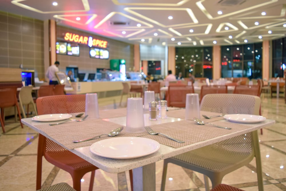 Food & Beverage