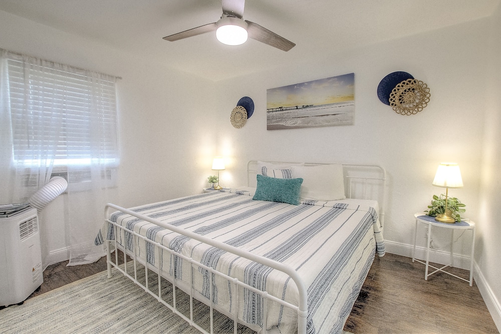 Daytona Shores Inn & Suites