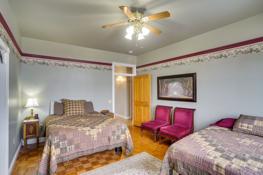 Spacious Cedar City Retreat w/ Patio, Grill & Yard view 3