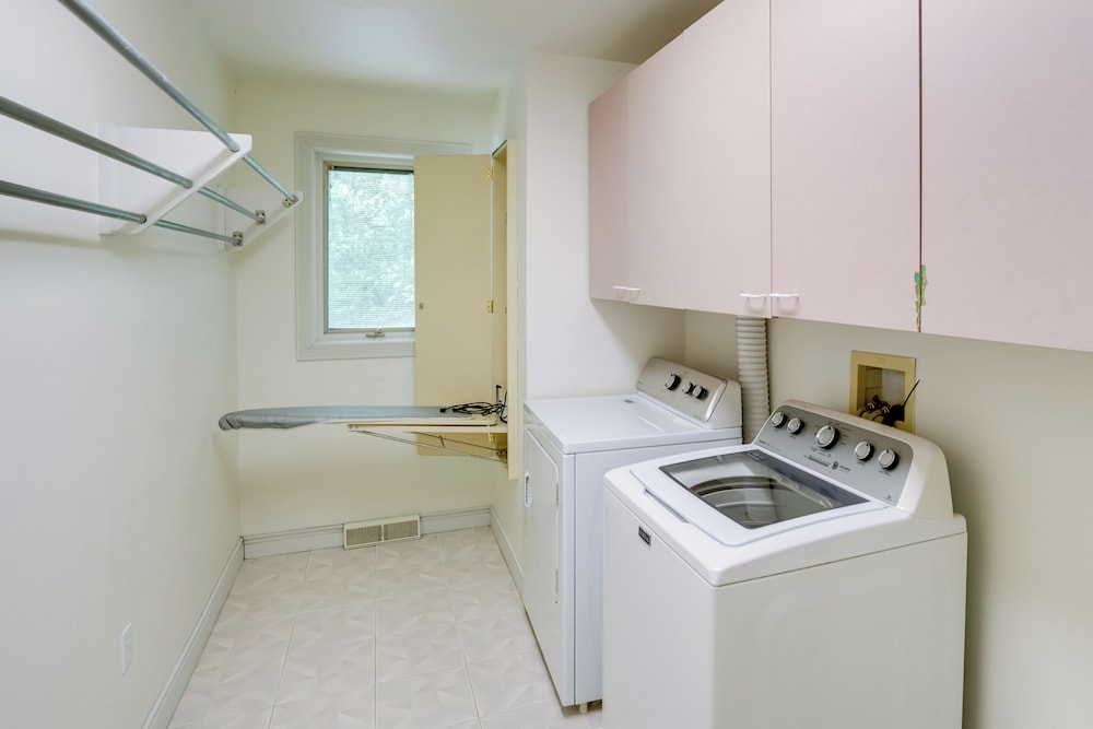 Luxury Mansion Rental w/ Rec Room in Niskayuna!