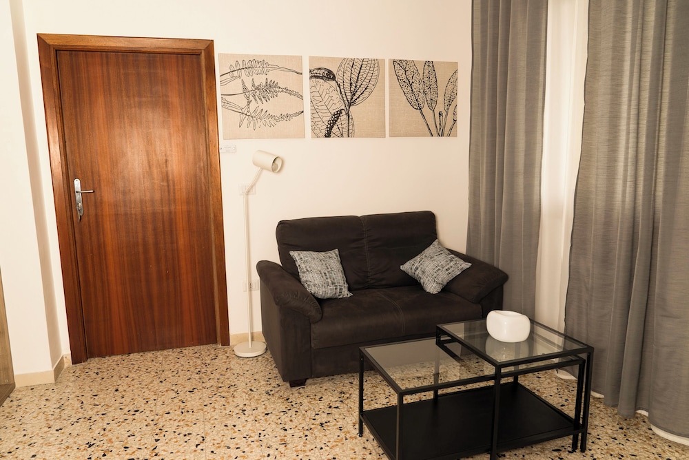 CASA CARRELLA