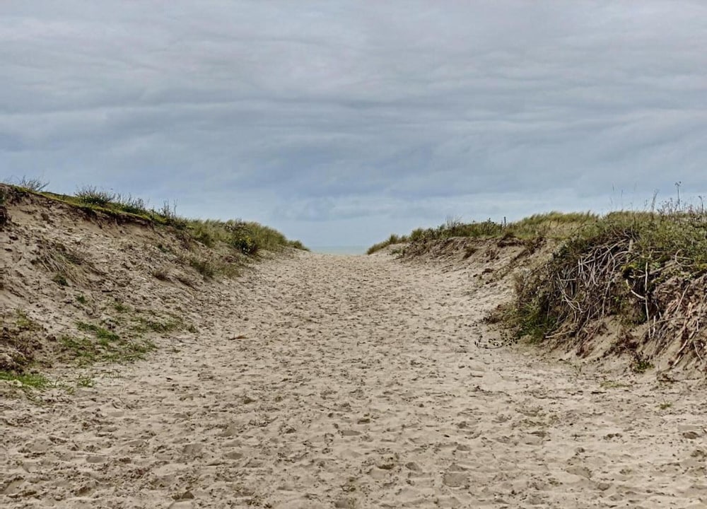 Apartment in Oostduinkerke With Sea View