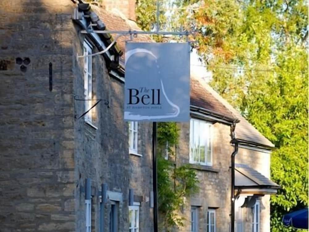 The Bell at Hampton Poyle