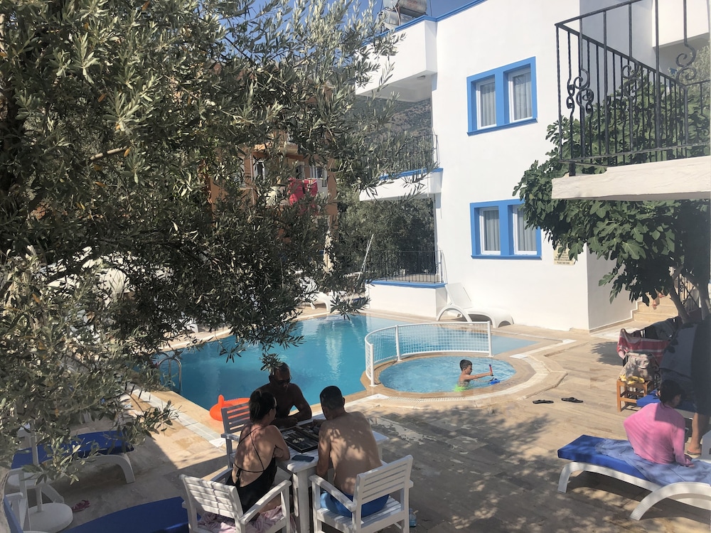 Lizo Hotel - Image 33