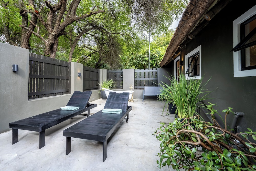 Sunbirds Oasis Lodge