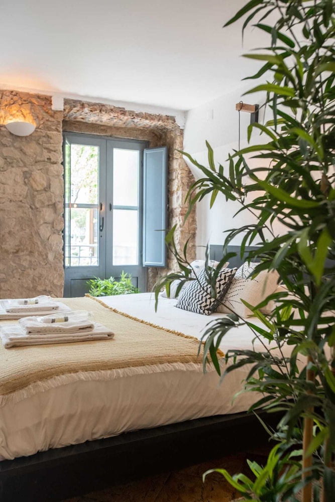 Original Photographers Studio Apartment in Alcântara view 5