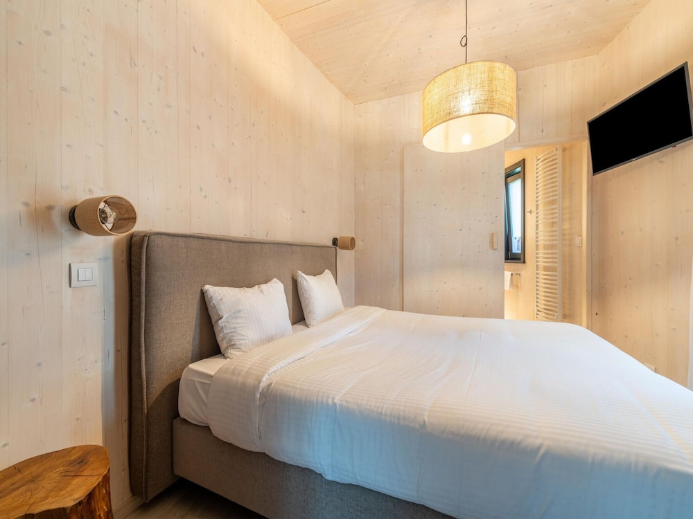 Idyllic Couple's Cottage