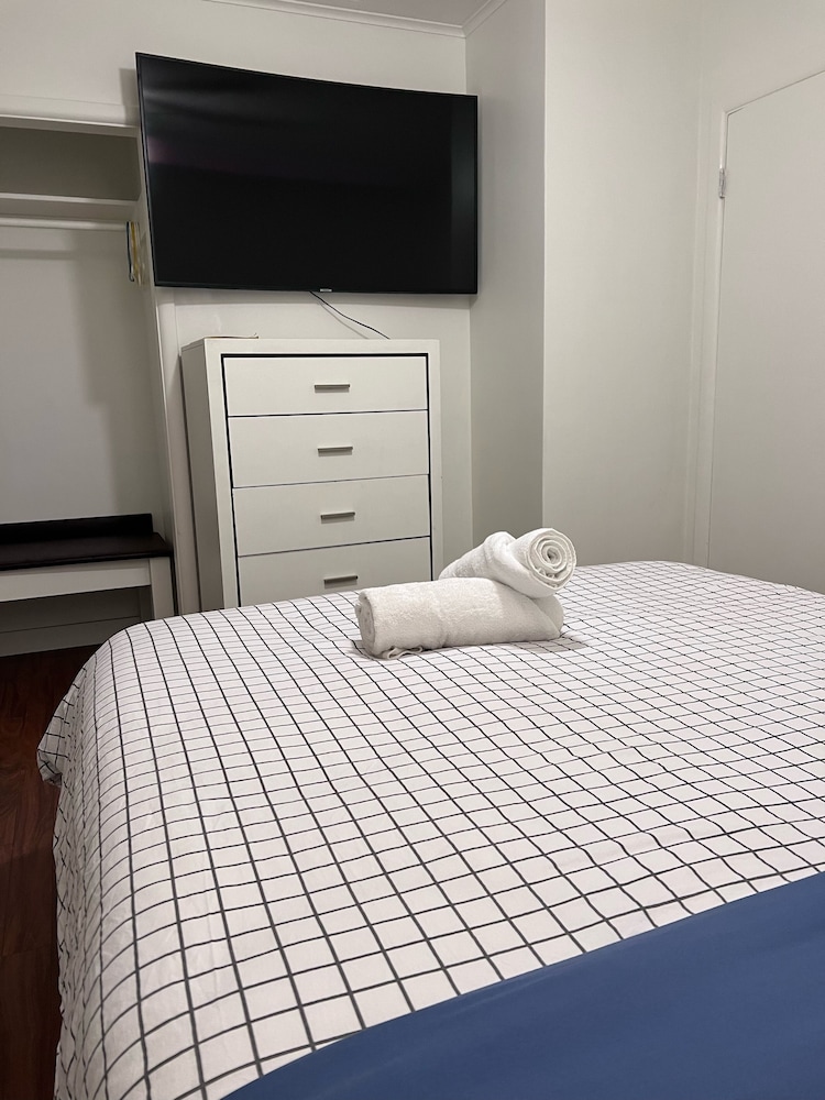 Parksville Vacations - Park Sands Beach Resort - Property Image 3
