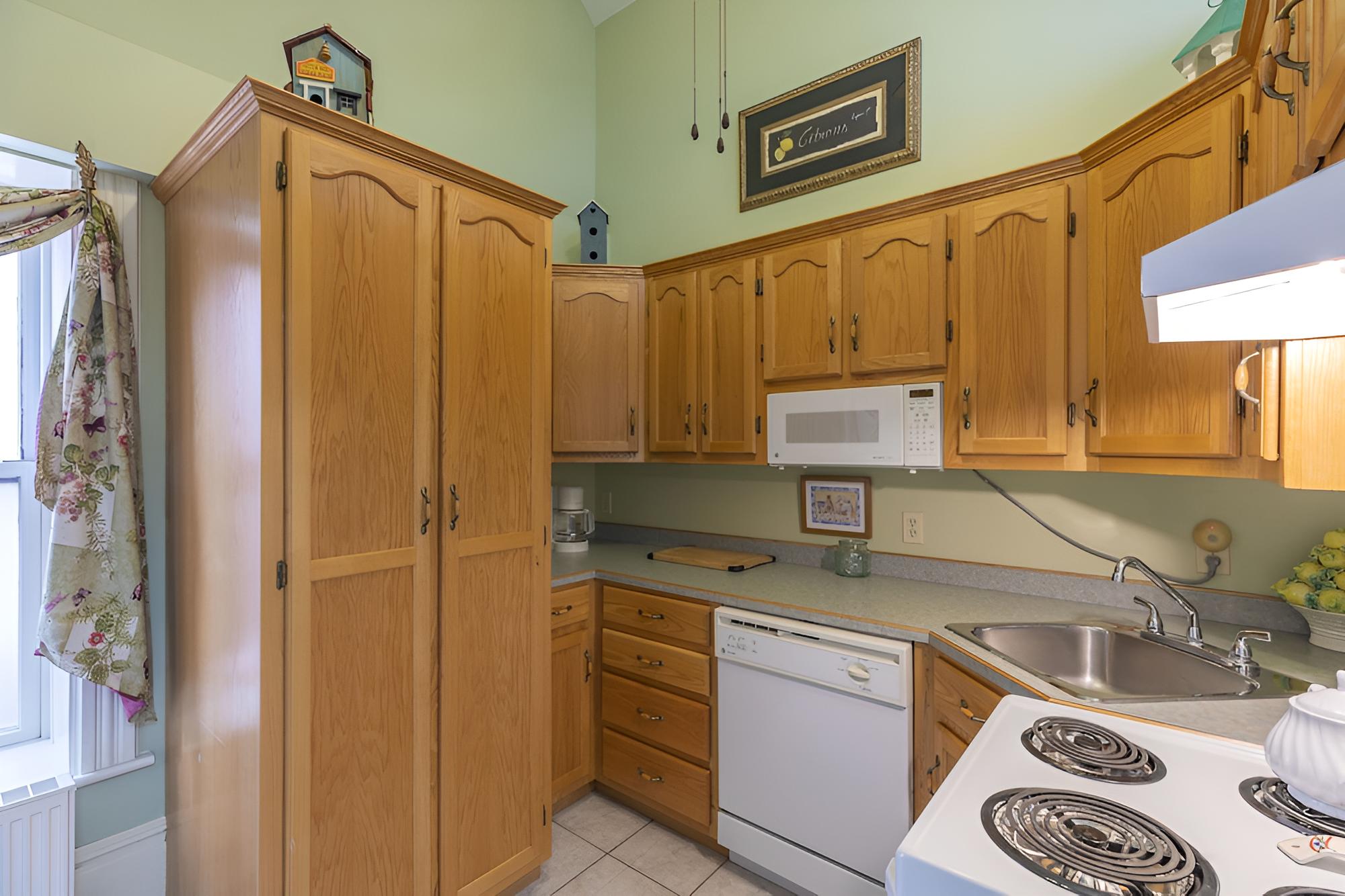 Chipman Hill Suites - Senator Dever House