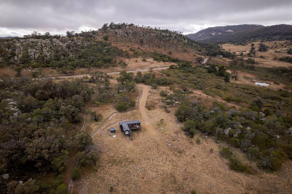 Off-grid Farm Stay With Scenic Views