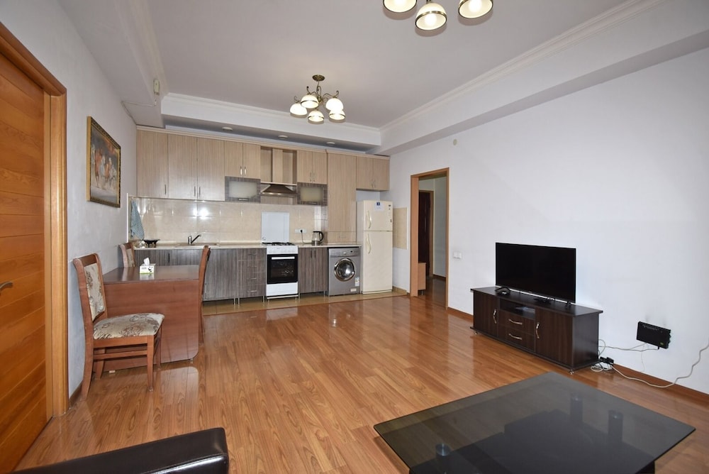 Apartment by Luxe Group GL152
