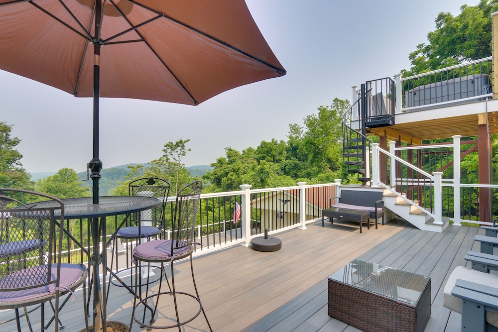 Harpers Ferry Home w/ Private Pool Hot Tub! - Property Image 10