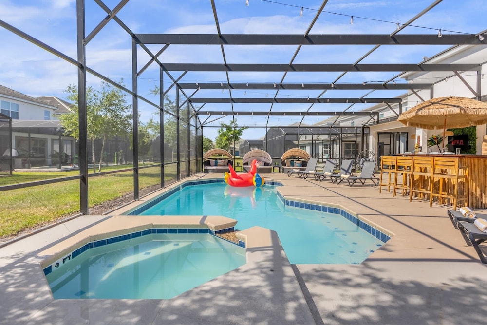 Upstay Family Resort 15br Home w Pool Tiki Bar