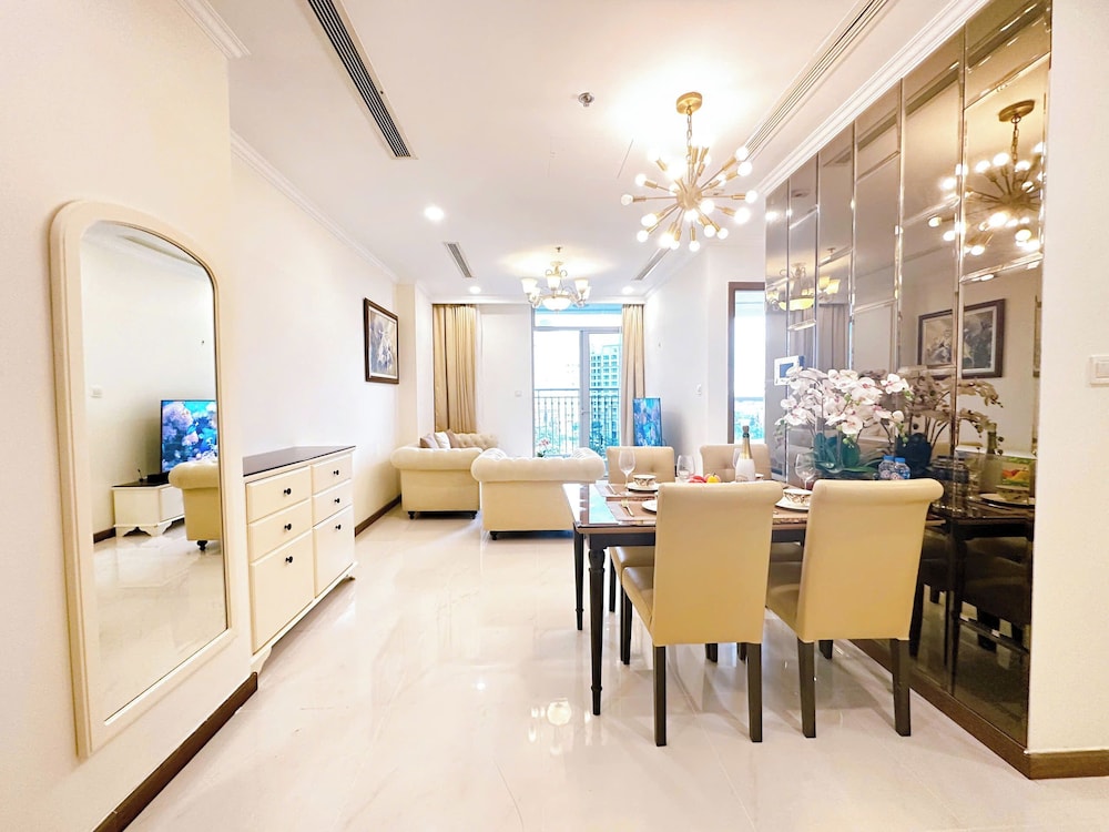 Nice Luxury Apartments Vinhome Central