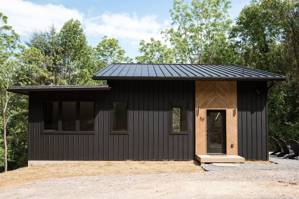 Two Modern Tiny Homes 4 Mile Drive to DT w Hot Tub Haus 50 43