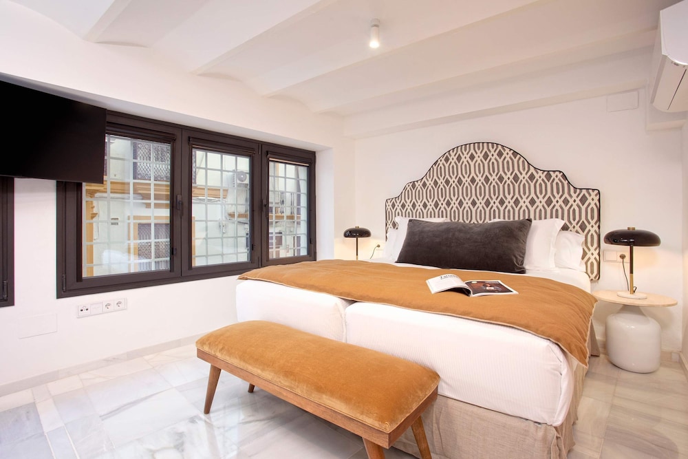 Cozy 2BD Duplex in Seville Center Gran Poder