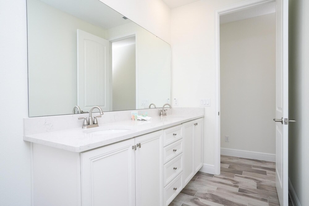 Brand NEW Private Oasis 4 BR - Margaritaville view 5