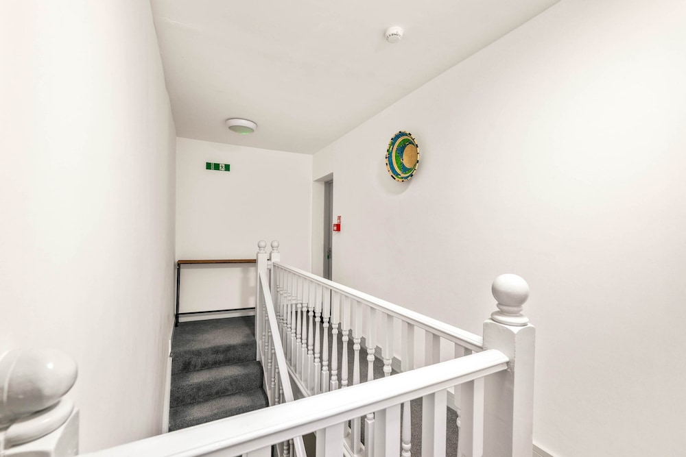 1 Bdr Modern Living in The Old Bank Hse