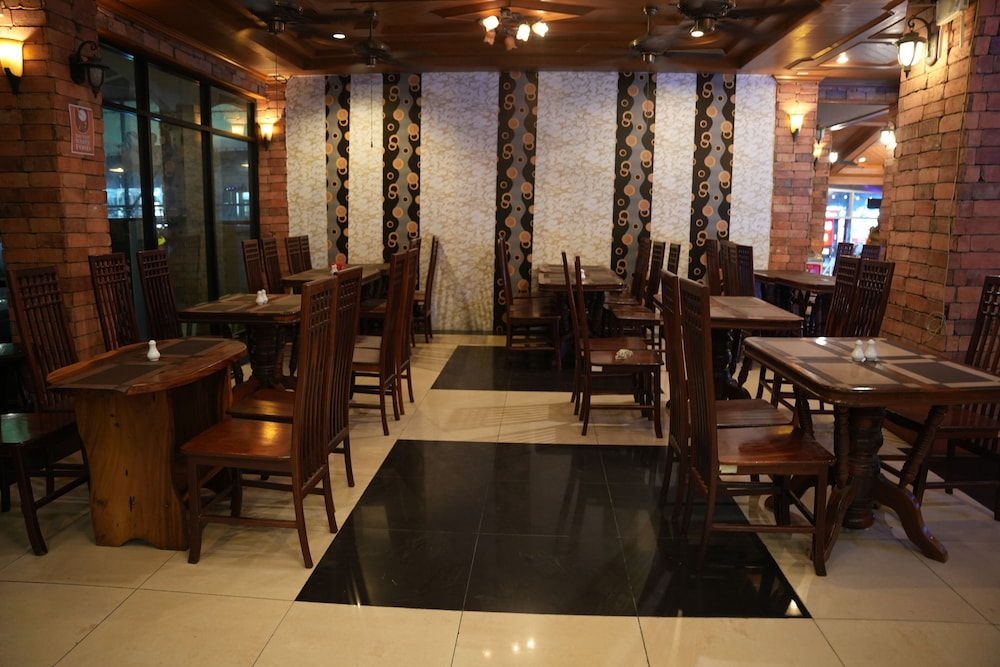Hangover Hostel Patong
