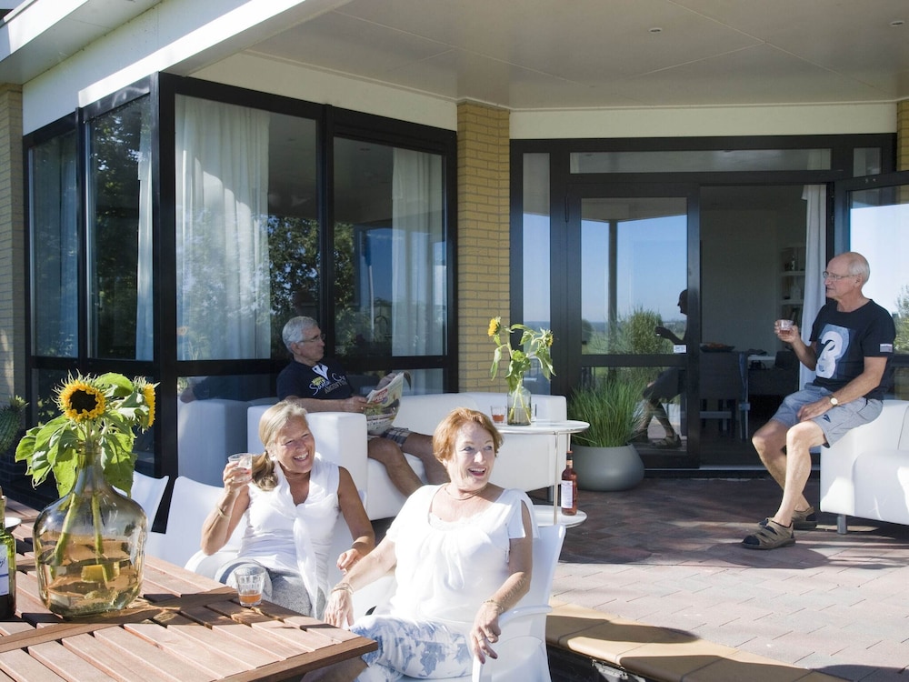 Modern Villa With a Nice Terrace, at the Marina view 4