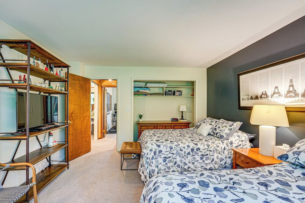 < 1 Mi to Lake Michigan: Peaceful Cabin w/ Yard!