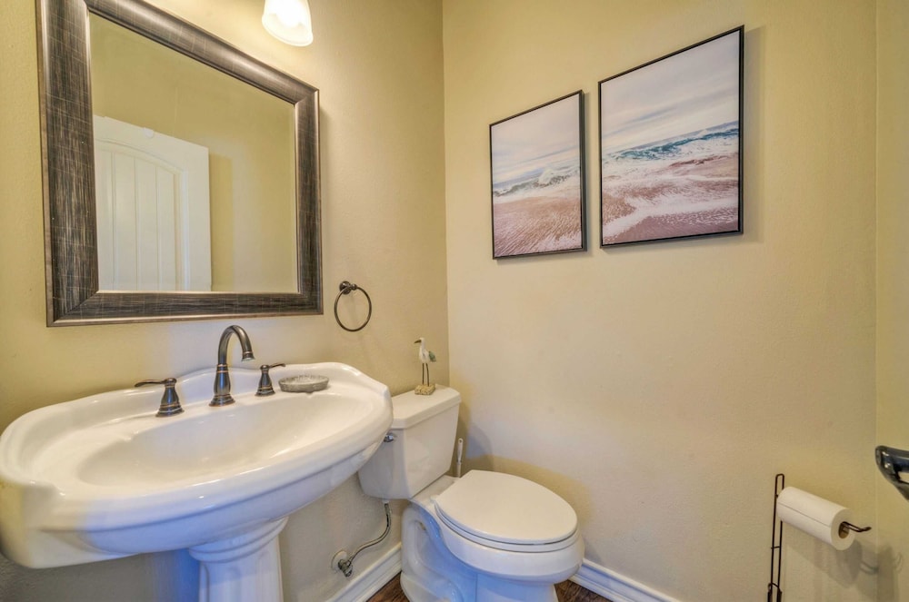 2 Homes, Sleeps 22 Steps to the Beach, Private Pool, Fire Pit, Balcony Views