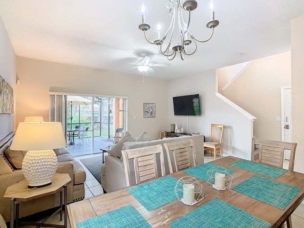 Regal Oaks Getaway: 4br Home Close To Disney & Old Town 4 Bedroom Townhouse