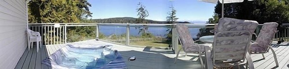 Sooke Vacations - Ty Collwyn Waterfront Retreat - Property Image 9