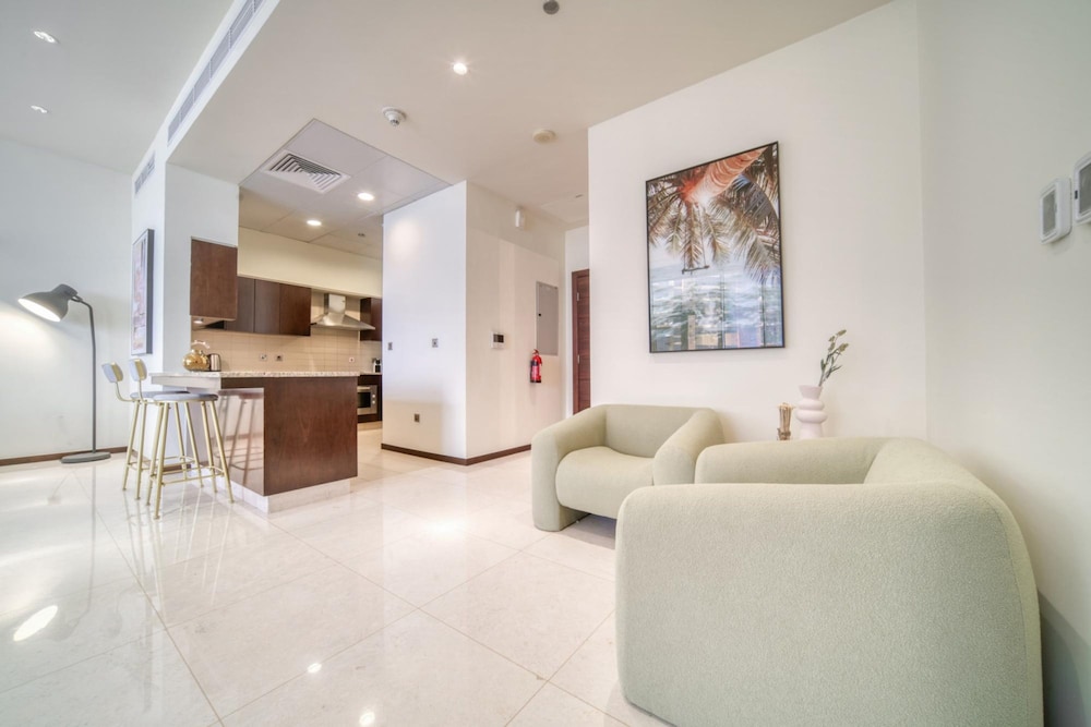 Splendid Sea View Apartment on Palm Jumeirah