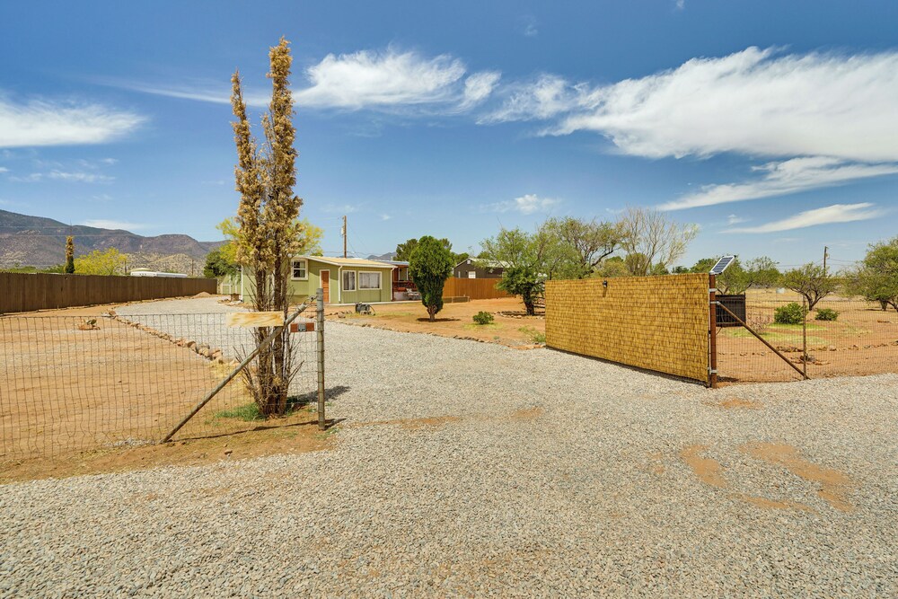 1 Acre, Home Office: Sierra Vista Gem 4 Mi to Dtwn