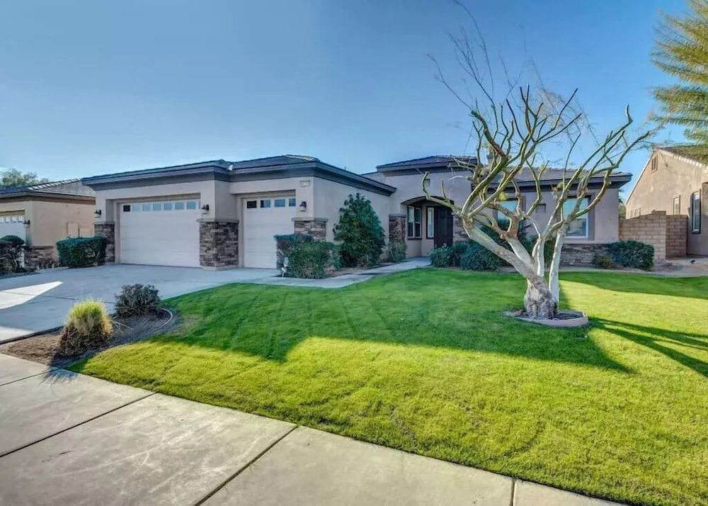 Lux Desert Oasis w/ saltwater pool near Coachella view 5