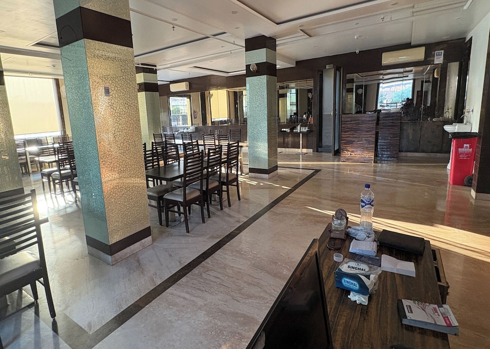 Hotel Girraj Inn