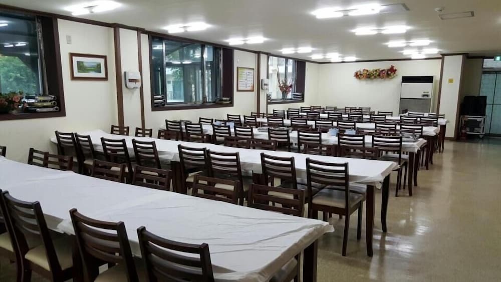 meeting & event spaces